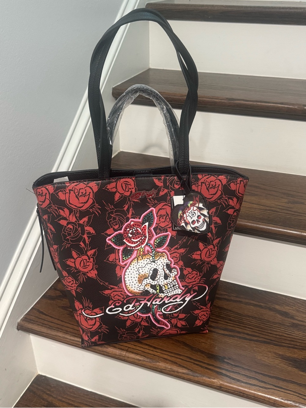 ED HARDY BLACK RED ROSES SKULL EMBOSSED LARGE TOTE BAG NEW